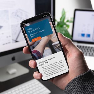 Agence-Le-6-Ref-Pi-Presse-Info-Plus-Agence-Presse-Data-Logotype-Print-Identite-visuelle-Graphic-Design-Communication-corporate-Paris-Mobile_Pi